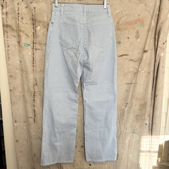 Abercrombie & Fitch Curve Love 90s Relaxed Jean, Blue and White Stripe - Picture 4 of 5